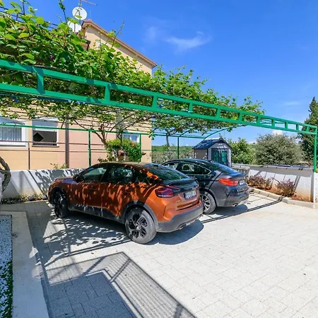 With A Parking Space - 9719 شقة روفينج